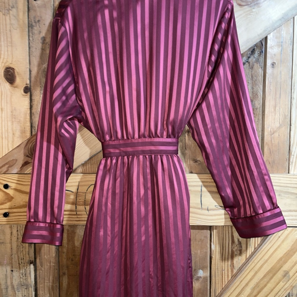 Cabernet Pink Striped Robe - Picture 7 of 13
